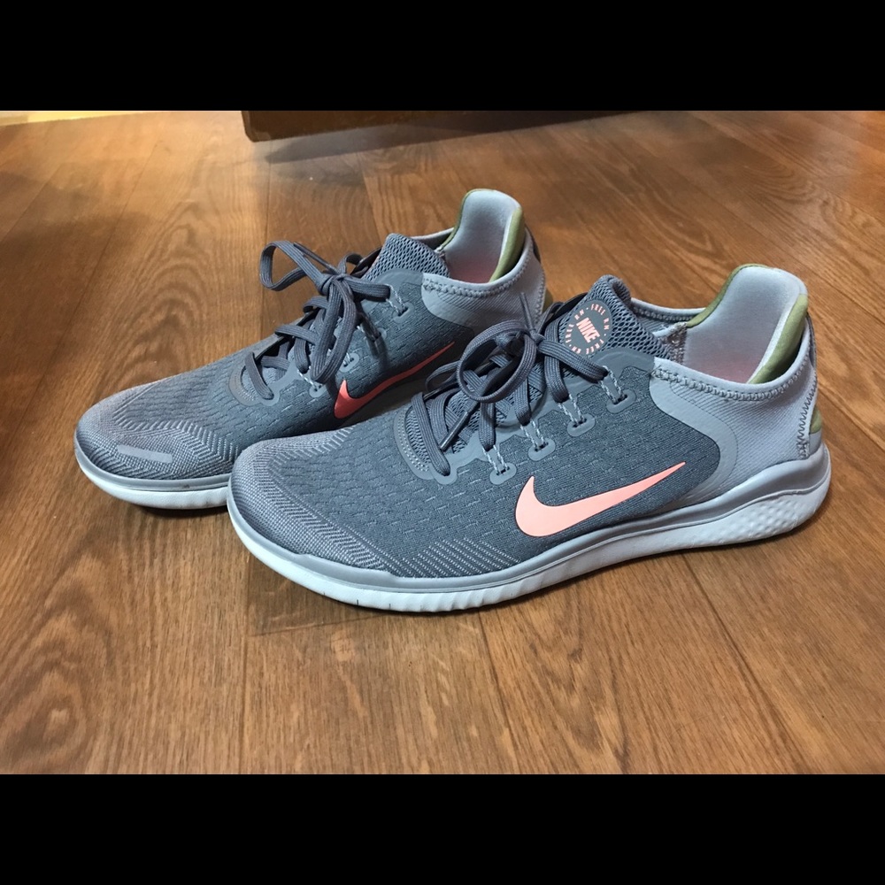 Nike free RN sneakers !